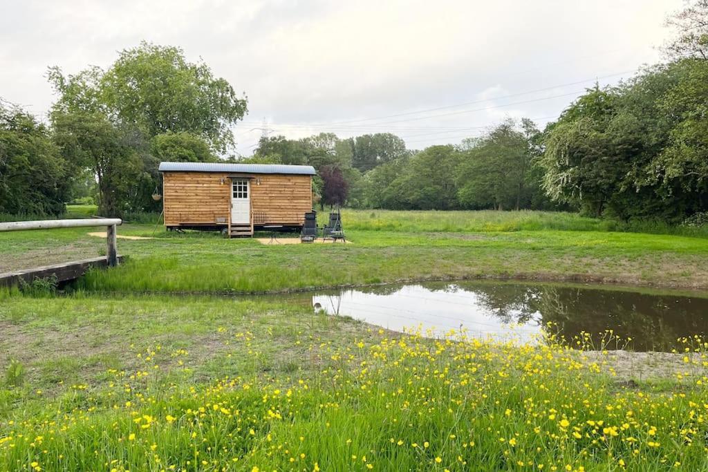 Mountbatten Shepherds Hut & Buckhurst Shepherds Hut Ashford  Exterior photo